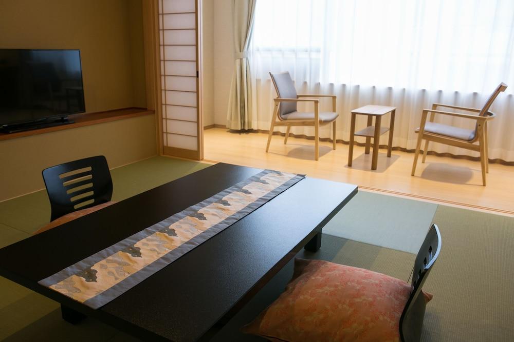 Hotel Shiroyama Югавара Экстерьер фото