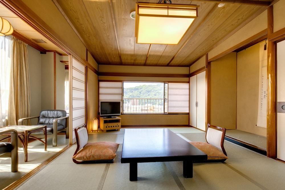 Hotel Shiroyama Югавара Экстерьер фото