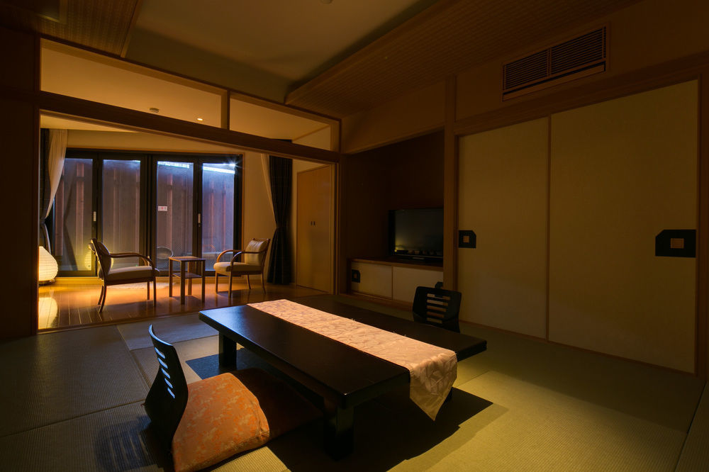Hotel Shiroyama Югавара Экстерьер фото